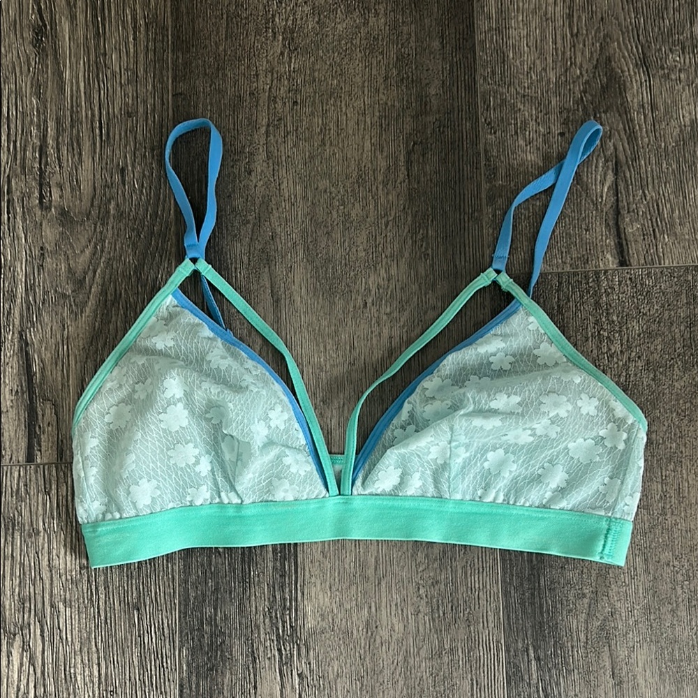 Colsie Floral Green Triangle Bralette with Adjustable Straps